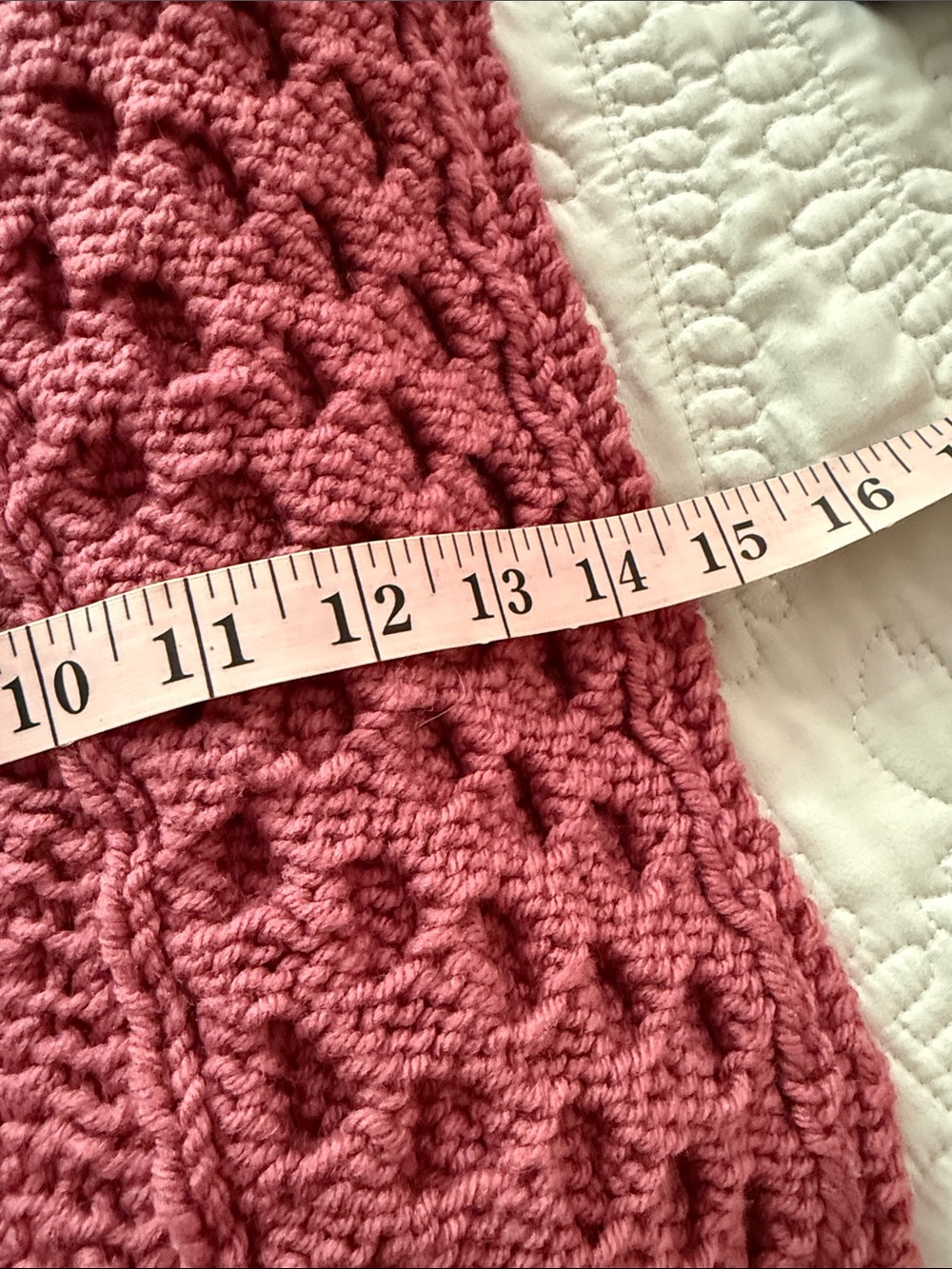 Handmade dusty rose crochet wrap with openwork lattice pattern and fringed ends, - Picture 6 of 7